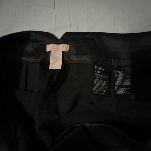 H&M WOMENS SIZE 20 BLACK PLEATED TUXEDO PANTS  SATIN STRIPE + WAISTBAND - Picture 12 of 13